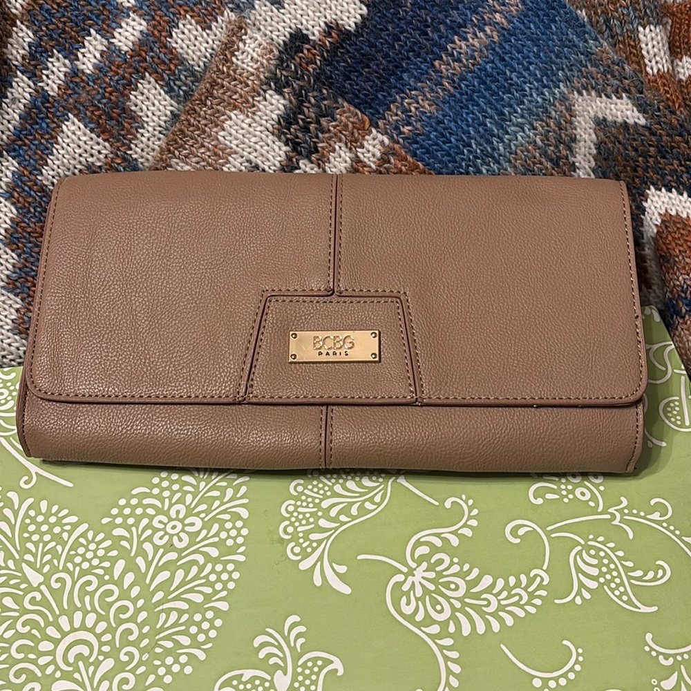 BCBG Paris clutch